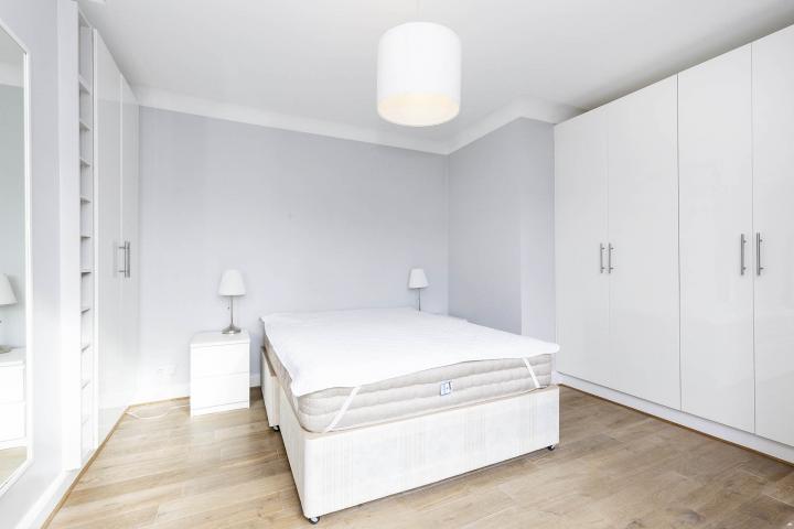 			1 Bedroom, 1 bath, 1 reception Flat			 Stanley Gardens, Willesden Green